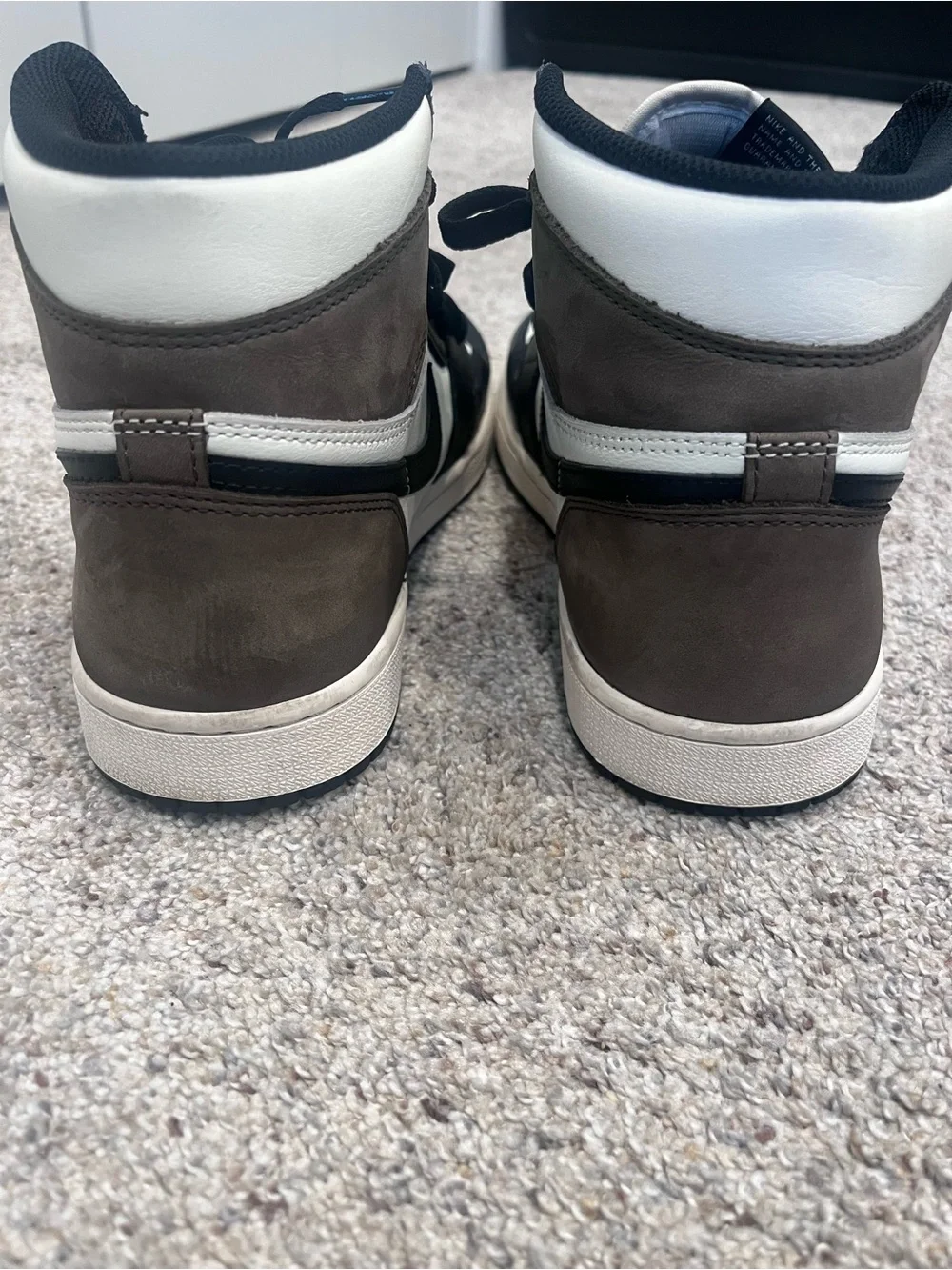 Air Jordan 1 Retro High OG Dark Mocha - Picture 7 of 16